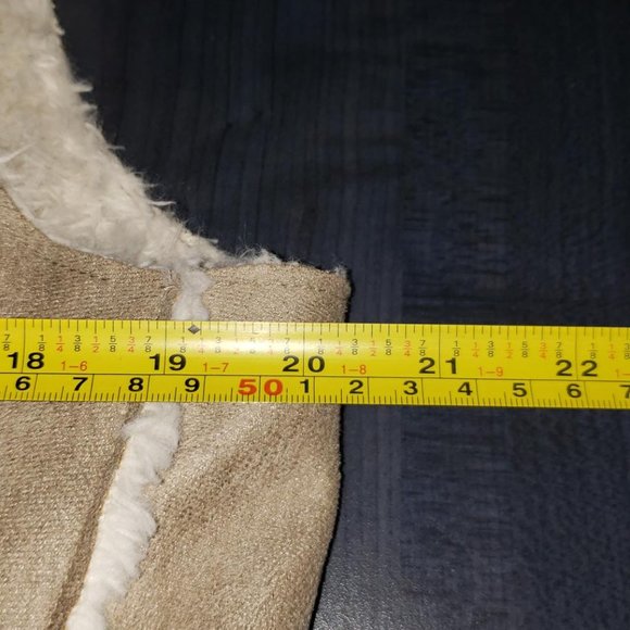 Olive & Oak luxury faux sherpa shearling sleeveless vest in beige and cream M - Picture 7 of 8
